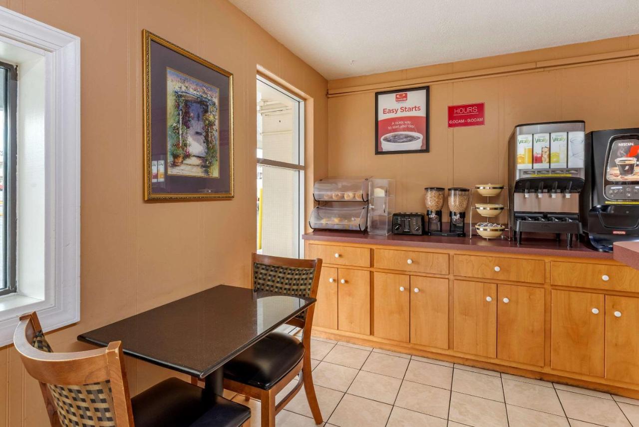 Econo Lodge North Charlottesville Exterior photo